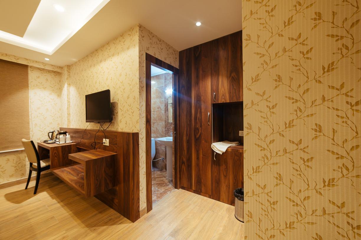 Radical Palace Hotel And Restaurant 러크나우 외부 사진